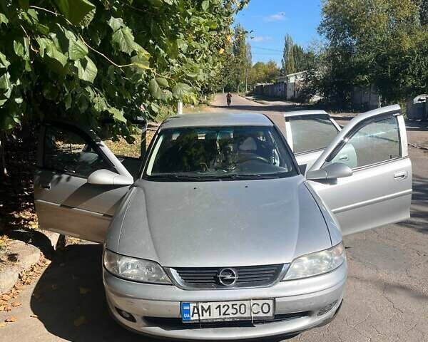 Сірий Опель Вектра, об'ємом двигуна 1.6 л та пробігом 354 тис. км за 3250 $, фото 1 на Automoto.ua