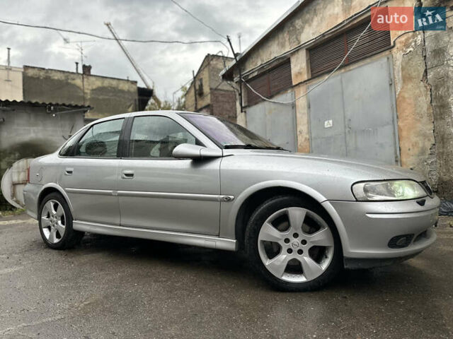 Сірий Опель Вектра, об'ємом двигуна 1.8 л та пробігом 234 тис. км за 3200 $, фото 1 на Automoto.ua