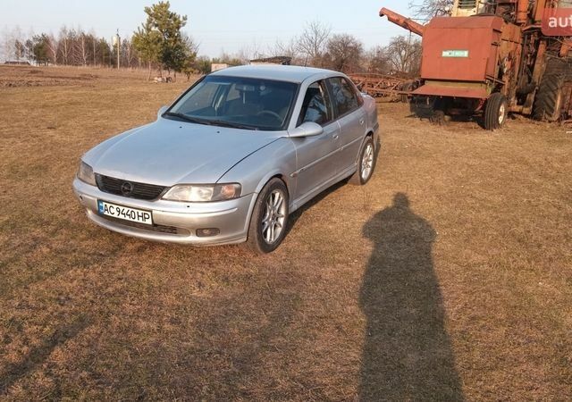 Сірий Опель Вектра, об'ємом двигуна 2 л та пробігом 296 тис. км за 1550 $, фото 1 на Automoto.ua