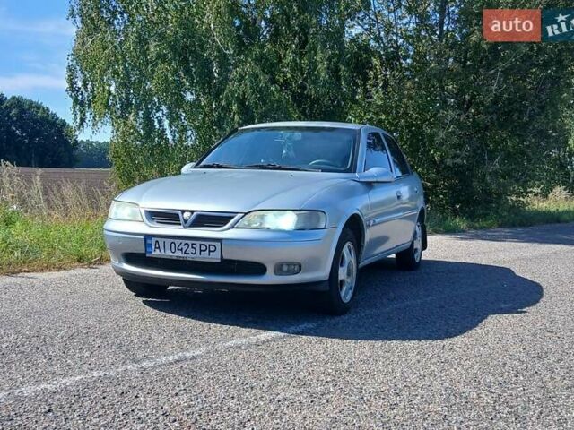 Сірий Опель Вектра, об'ємом двигуна 2.2 л та пробігом 468 тис. км за 2000 $, фото 1 на Automoto.ua