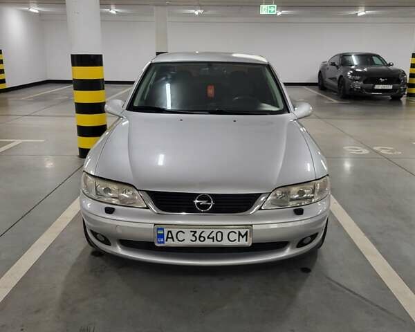 Сірий Опель Вектра, об'ємом двигуна 1.8 л та пробігом 310 тис. км за 3500 $, фото 1 на Automoto.ua