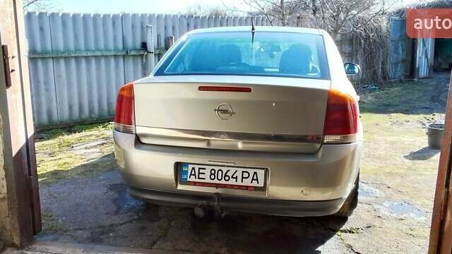Серый Опель Вектра, объемом двигателя 2.2 л и пробегом 324 тыс. км за 4062 $, фото 1 на Automoto.ua
