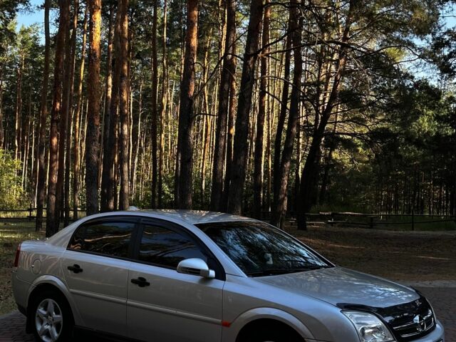 Сірий Опель Вектра, об'ємом двигуна 2.2 л та пробігом 280 тис. км за 5000 $, фото 1 на Automoto.ua