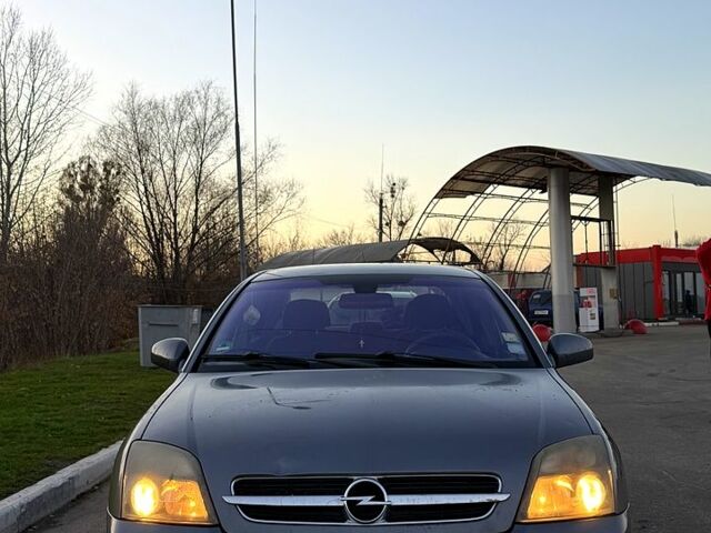 Серый Опель Вектра, объемом двигателя 2.2 л и пробегом 340 тыс. км за 3830 $, фото 1 на Automoto.ua