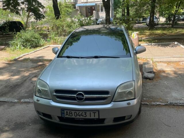 Серый Опель Вектра, объемом двигателя 2.2 л и пробегом 364 тыс. км за 3300 $, фото 1 на Automoto.ua