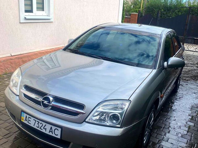 Сірий Опель Вектра, об'ємом двигуна 1.8 л та пробігом 247 тис. км за 4400 $, фото 1 на Automoto.ua