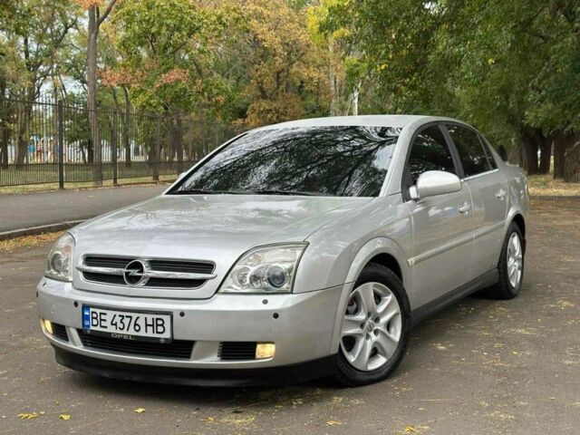 Сірий Опель Вектра, об'ємом двигуна 3.2 л та пробігом 300 тис. км за 3300 $, фото 1 на Automoto.ua
