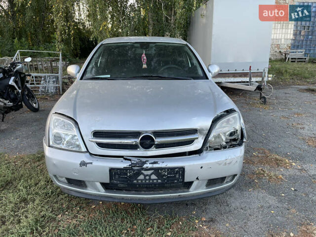 Сірий Опель Вектра, об'ємом двигуна 2.2 л та пробігом 180 тис. км за 3000 $, фото 1 на Automoto.ua
