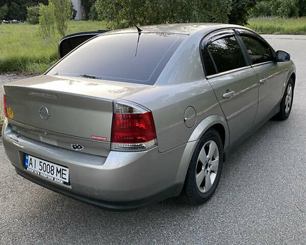 Серый Опель Вектра, объемом двигателя 1.8 л и пробегом 193 тыс. км за 5000 $, фото 1 на Automoto.ua