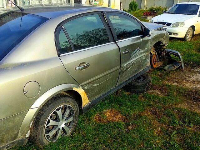 Сірий Опель Вектра, об'ємом двигуна 2.2 л та пробігом 380 тис. км за 1200 $, фото 1 на Automoto.ua