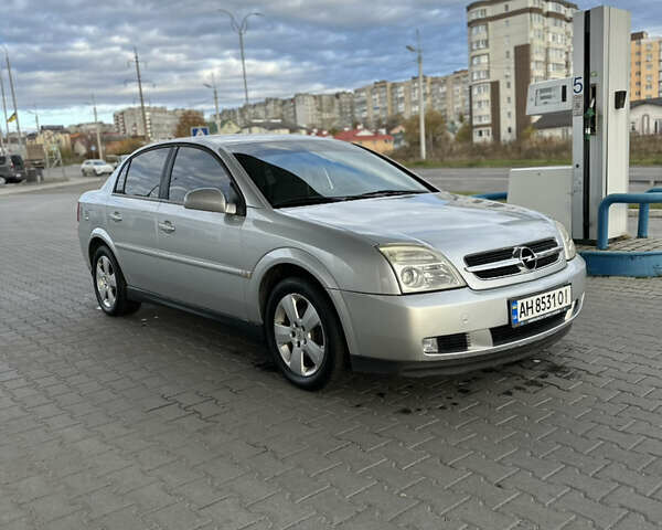 Сірий Опель Вектра, об'ємом двигуна 1.8 л та пробігом 164 тис. км за 4800 $, фото 1 на Automoto.ua