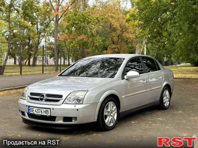 Серый Опель Вектра, объемом двигателя 3.2 л и пробегом 299 тыс. км за 3900 $, фото 1 на Automoto.ua