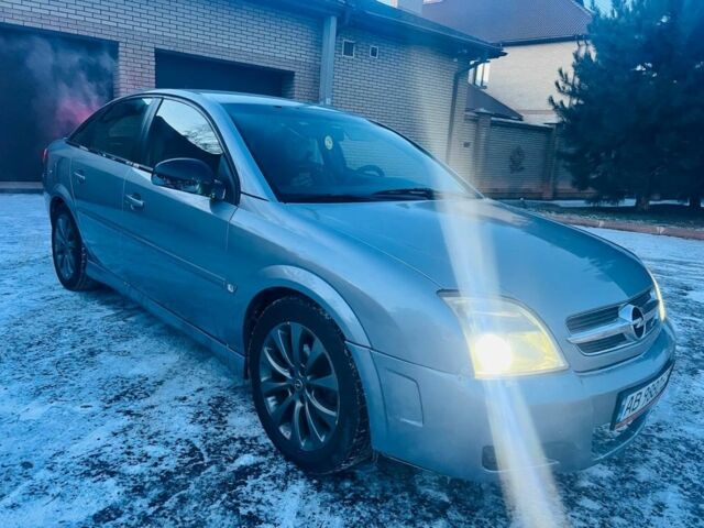 Серый Опель Вектра, объемом двигателя 2.2 л и пробегом 300 тыс. км за 2500 $, фото 1 на Automoto.ua