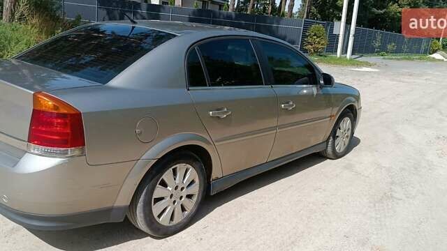 Серый Опель Вектра, объемом двигателя 1.8 л и пробегом 294 тыс. км за 3200 $, фото 1 на Automoto.ua