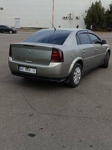 Серый Опель Вектра, объемом двигателя 2.2 л и пробегом 246 тыс. км за 3800 $, фото 1 на Automoto.ua