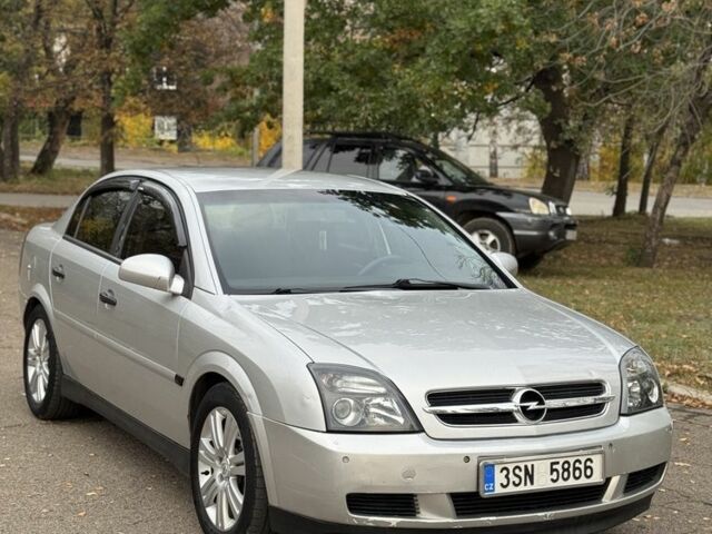 Опель Вектра 2003 в Славянске на Automoto.ua Серый Опель Вектра, объемом двигателя 2.2 л и пробегом 280 тыс. км за 2350 $, фото 1 на Automoto.ua