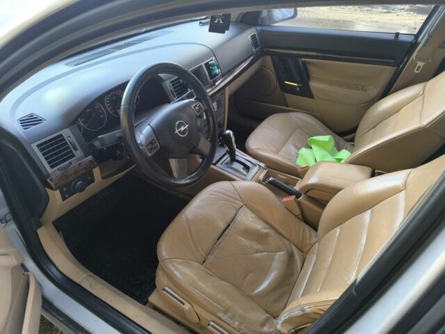 Серый Опель Вектра, объемом двигателя 2.2 л и пробегом 310 тыс. км за 3200 $, фото 1 на Automoto.ua