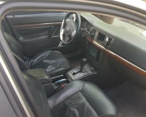 Сірий Опель Вектра, об'ємом двигуна 3.2 л та пробігом 235 тис. км за 5350 $, фото 1 на Automoto.ua