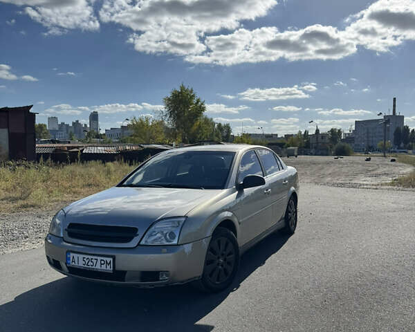 Сірий Опель Вектра, об'ємом двигуна 3.2 л та пробігом 276 тис. км за 4000 $, фото 1 на Automoto.ua