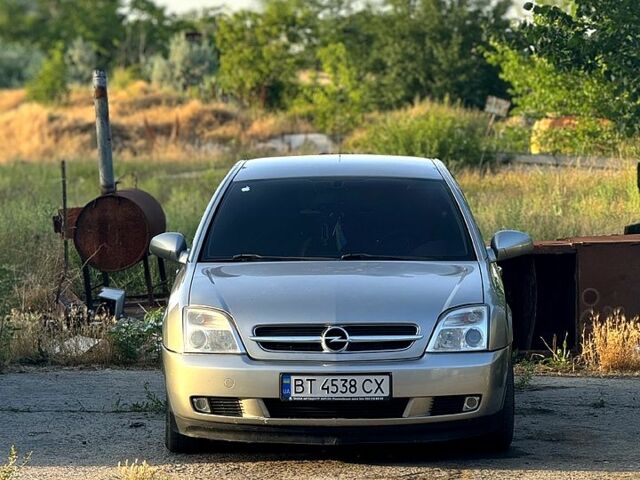Сірий Опель Вектра, об'ємом двигуна 2.2 л та пробігом 260 тис. км за 2000 $, фото 1 на Automoto.ua