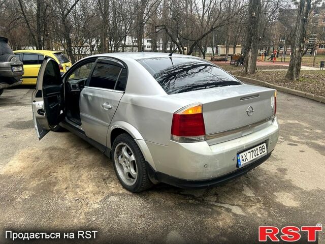 Серый Опель Вектра, объемом двигателя 2.2 л и пробегом 317 тыс. км за 3999 $, фото 1 на Automoto.ua