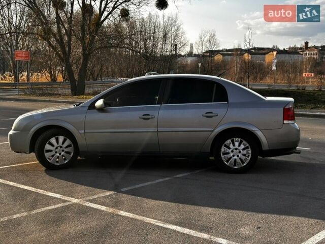 Сірий Опель Вектра, об'ємом двигуна 2.2 л та пробігом 267 тис. км за 4200 $, фото 1 на Automoto.ua