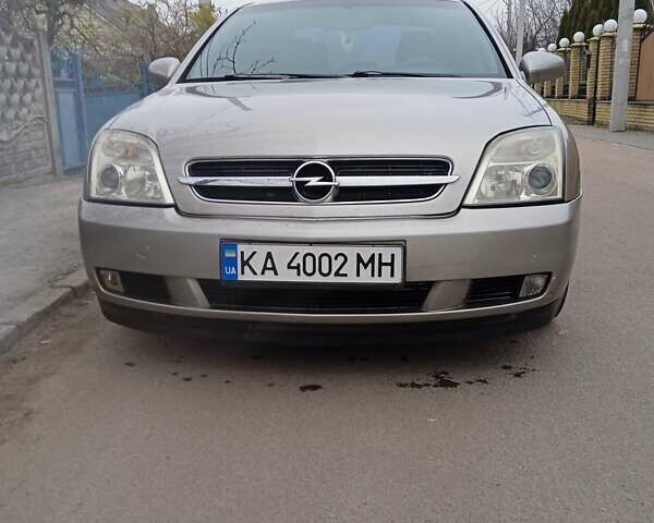 Серый Опель Вектра, объемом двигателя 2.2 л и пробегом 229 тыс. км за 4200 $, фото 1 на Automoto.ua