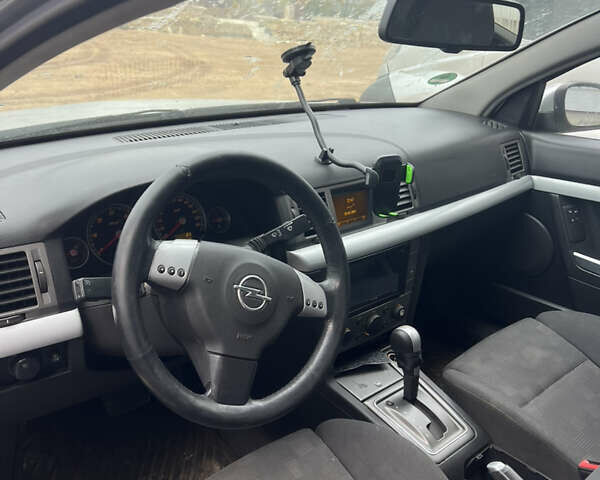 Сірий Опель Вектра, об'ємом двигуна 2.2 л та пробігом 280 тис. км за 3800 $, фото 1 на Automoto.ua
