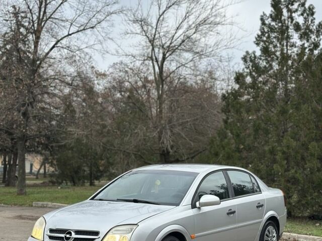 Серый Опель Вектра, объемом двигателя 2.2 л и пробегом 280 тыс. км за 2000 $, фото 1 на Automoto.ua