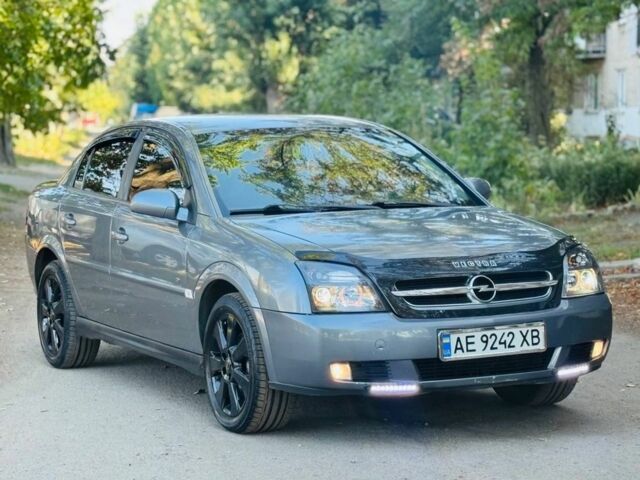 Серый Опель Вектра, объемом двигателя 2.2 л и пробегом 250 тыс. км за 4350 $, фото 1 на Automoto.ua