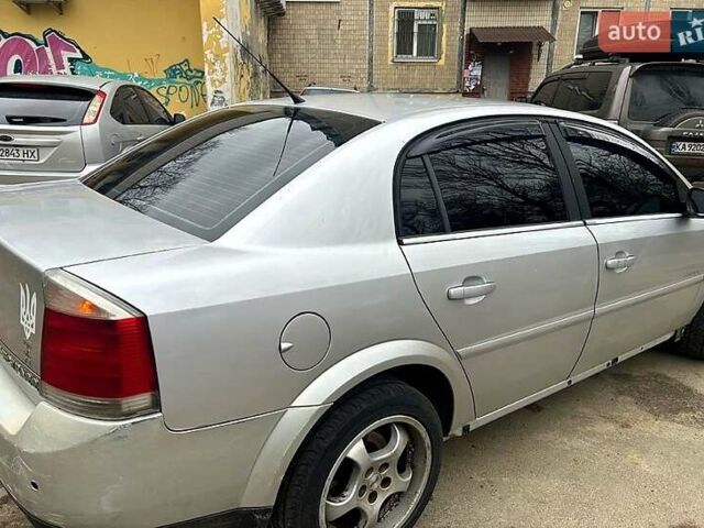 Серый Опель Вектра, объемом двигателя 2.2 л и пробегом 317 тыс. км за 3999 $, фото 1 на Automoto.ua