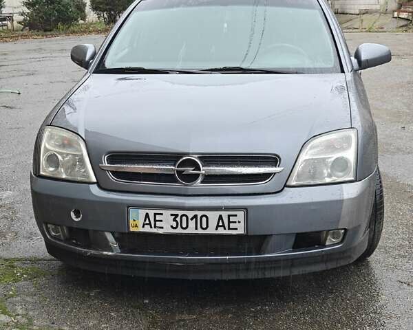 Сірий Опель Вектра, об'ємом двигуна 2.2 л та пробігом 400 тис. км за 3900 $, фото 1 на Automoto.ua