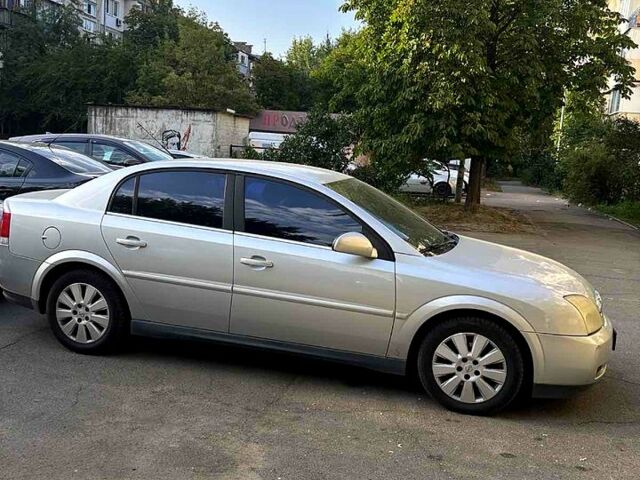 Серый Опель Вектра, объемом двигателя 2.2 л и пробегом 213 тыс. км за 4000 $, фото 1 на Automoto.ua