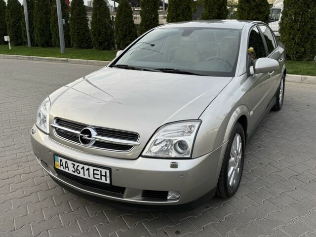 Серый Опель Вектра, объемом двигателя 2.2 л и пробегом 156 тыс. км за 5599 $, фото 1 на Automoto.ua