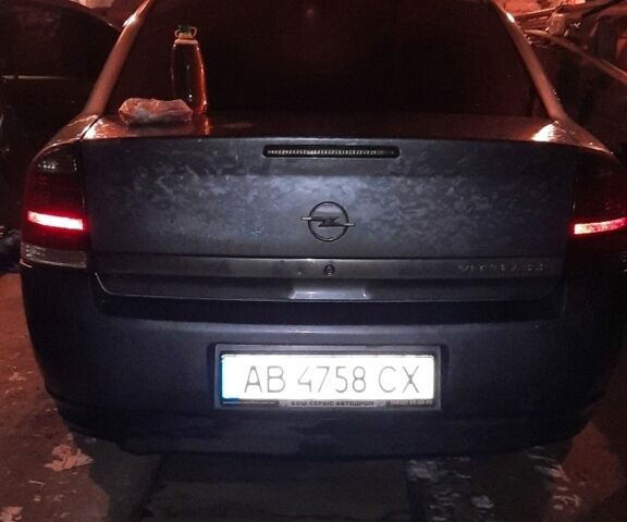 Серый Опель Вектра, объемом двигателя 2.2 л и пробегом 170 тыс. км за 4050 $, фото 1 на Automoto.ua