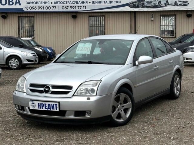 Серый Опель Вектра, объемом двигателя 2.2 л и пробегом 212 тыс. км за 4350 $, фото 1 на Automoto.ua