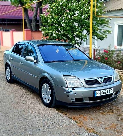 Сірий Опель Вектра, об'ємом двигуна 2.2 л та пробігом 250 тис. км за 4700 $, фото 1 на Automoto.ua