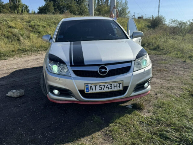 Сірий Опель Вектра, об'ємом двигуна 2.2 л та пробігом 227 тис. км за 4400 $, фото 1 на Automoto.ua