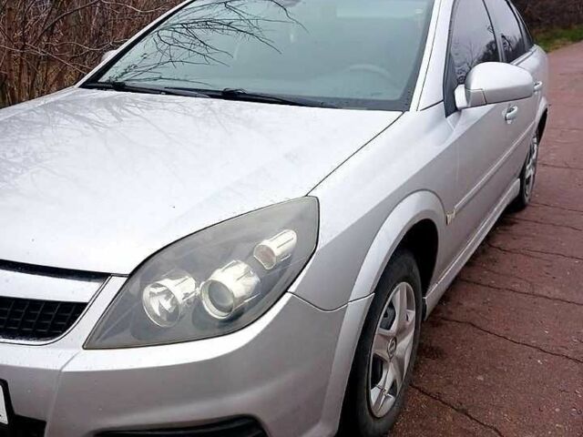 Серый Опель Вектра, объемом двигателя 2.2 л и пробегом 212 тыс. км за 1550 $, фото 1 на Automoto.ua