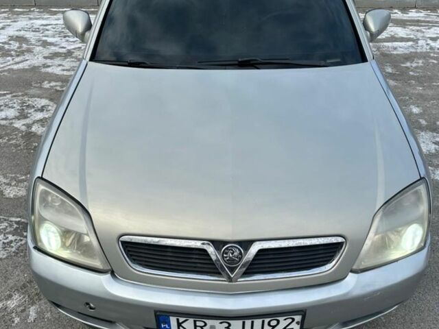 Серый Опель Вектра, объемом двигателя 2 л и пробегом 295 тыс. км за 2200 $, фото 1 на Automoto.ua