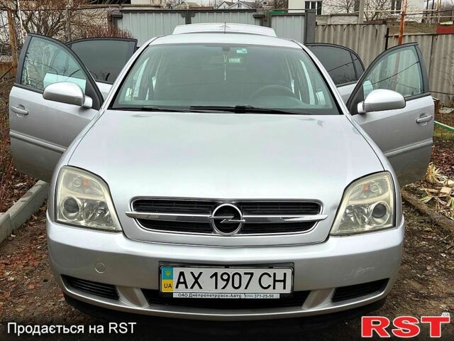 Серый Опель Вектра, объемом двигателя 16 л и пробегом 323 тыс. км за 5400 $, фото 1 на Automoto.ua