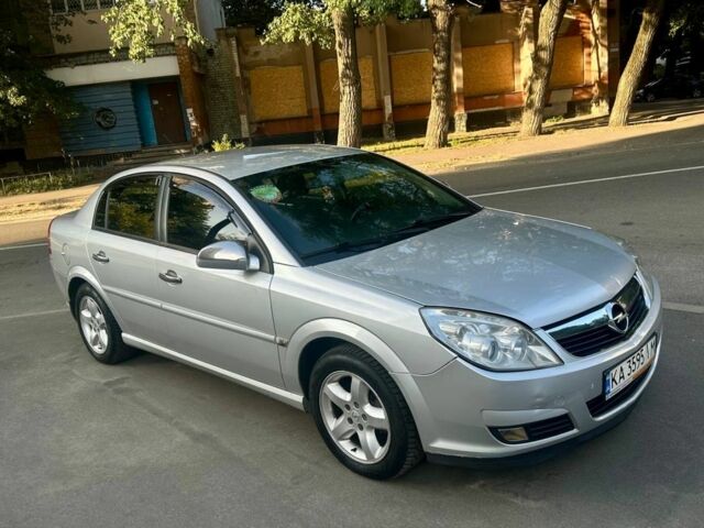 Серый Опель Вектра, объемом двигателя 2.2 л и пробегом 300 тыс. км за 3600 $, фото 1 на Automoto.ua