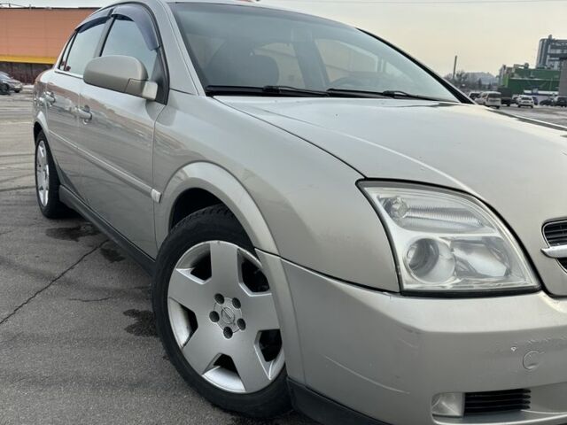 Серый Опель Вектра, объемом двигателя 2.2 л и пробегом 400 тыс. км за 3500 $, фото 1 на Automoto.ua