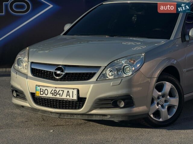 Сірий Опель Вектра, об'ємом двигуна 2.2 л та пробігом 212 тис. км за 4999 $, фото 1 на Automoto.ua
