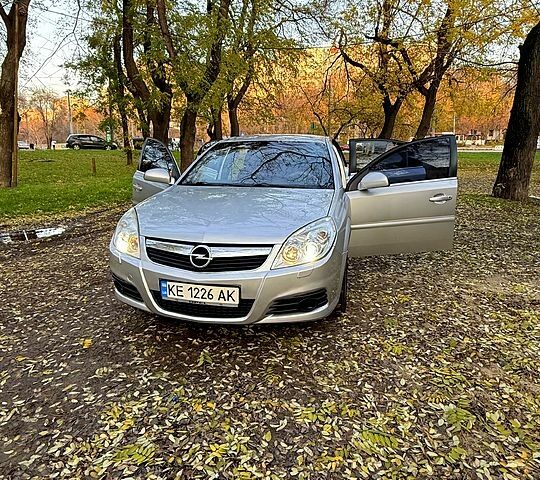 Сірий Опель Вектра, об'ємом двигуна 2.2 л та пробігом 160 тис. км за 4900 $, фото 1 на Automoto.ua