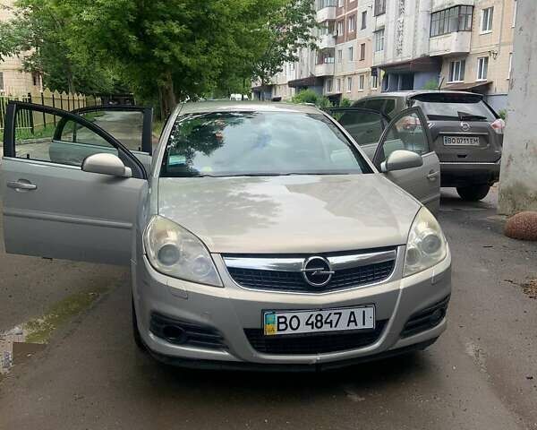 Сірий Опель Вектра, об'ємом двигуна 2.2 л та пробігом 211 тис. км за 4800 $, фото 1 на Automoto.ua