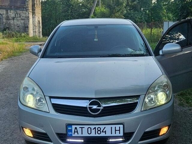 Сірий Опель Вектра, об'ємом двигуна 1.79 л та пробігом 151 тис. км за 5000 $, фото 1 на Automoto.ua
