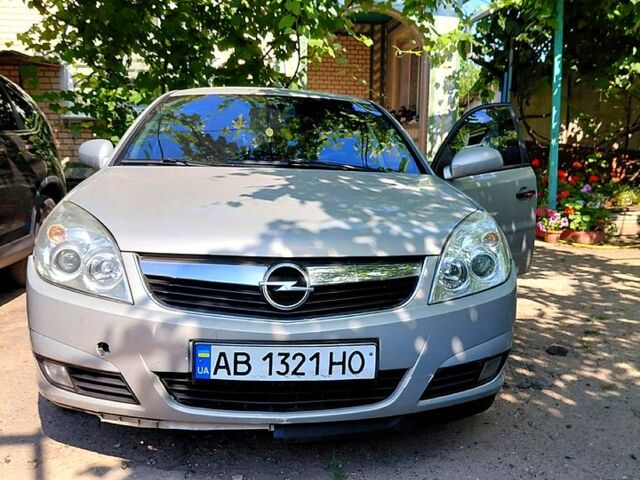 Серый Опель Вектра, объемом двигателя 2.2 л и пробегом 280 тыс. км за 3500 $, фото 1 на Automoto.ua