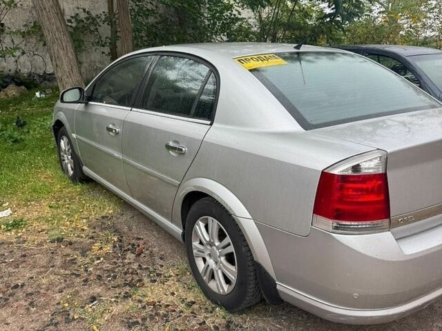 Сірий Опель Вектра, об'ємом двигуна 2.2 л та пробігом 225 тис. км за 3900 $, фото 1 на Automoto.ua