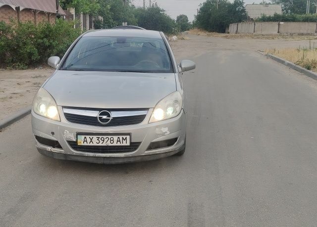 Сірий Опель Вектра, об'ємом двигуна 2 л та пробігом 2 тис. км за 2200 $, фото 1 на Automoto.ua